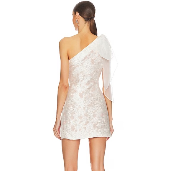 Elliatt Revolve April Dress in Ivory - Picture 2 of 5